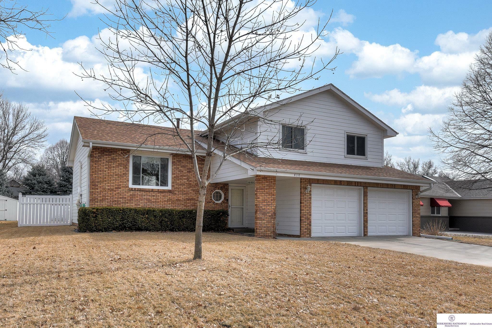 Property Photo:  410 Sherwood Drive  NE 68028 