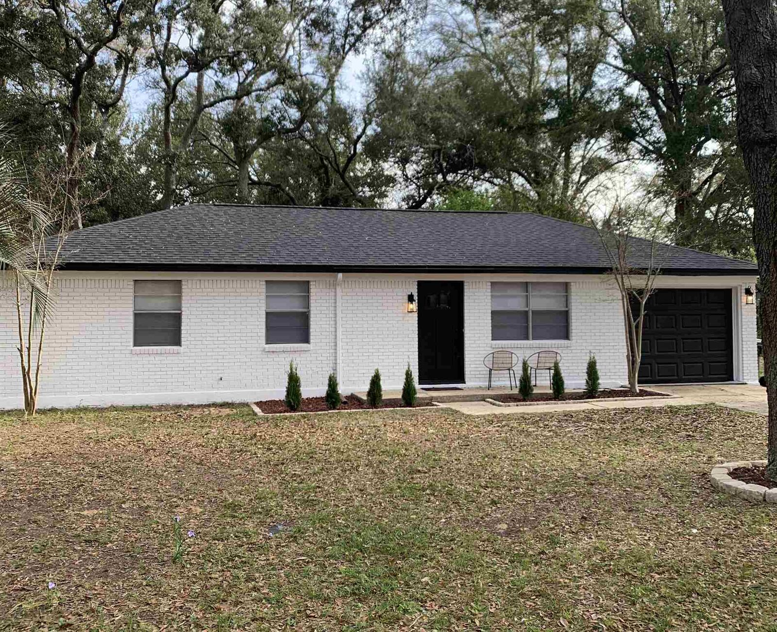 Property Photo: 14 Halsey Dr FL 32507