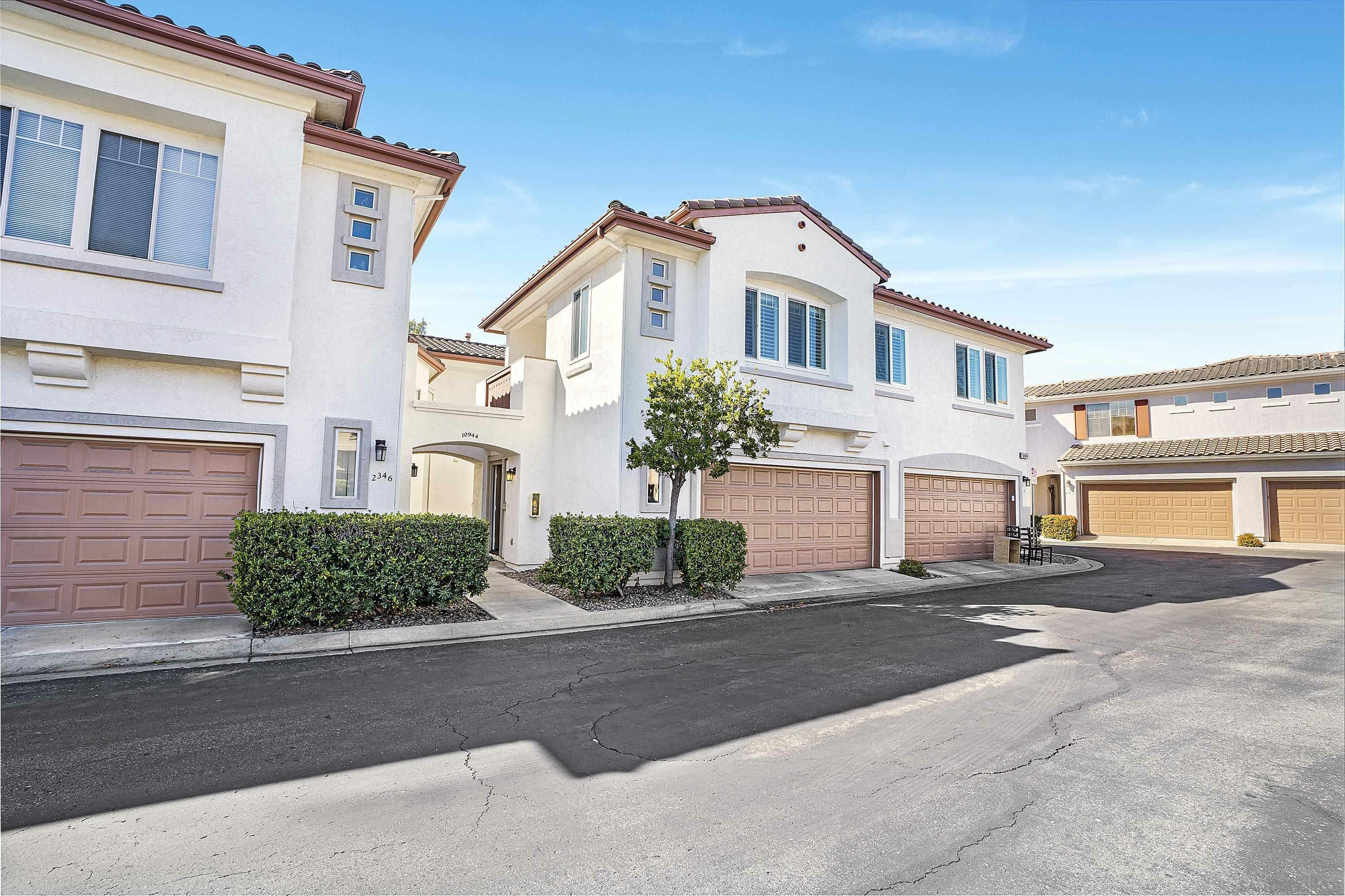 Property Photo: 10944 Ivy Hill Drive 6 CA 92131