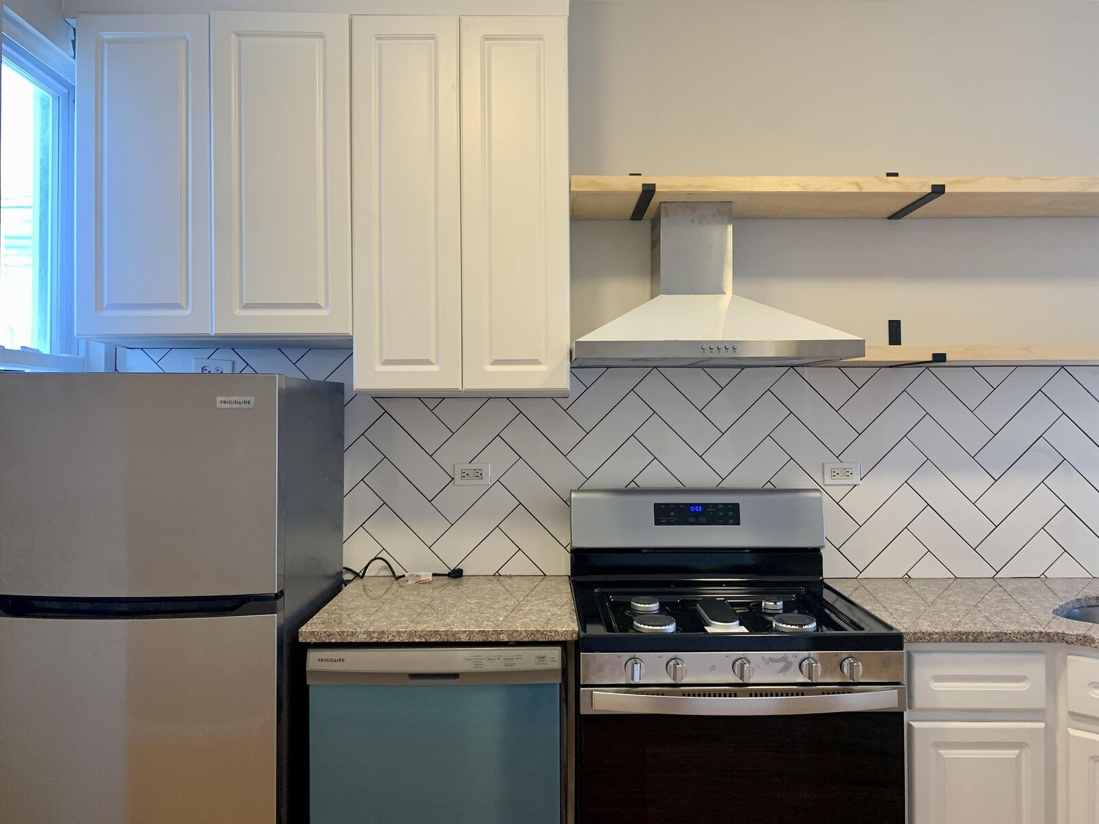 Property Photo:  35 Poplar St 2L  NJ 07307-1111 