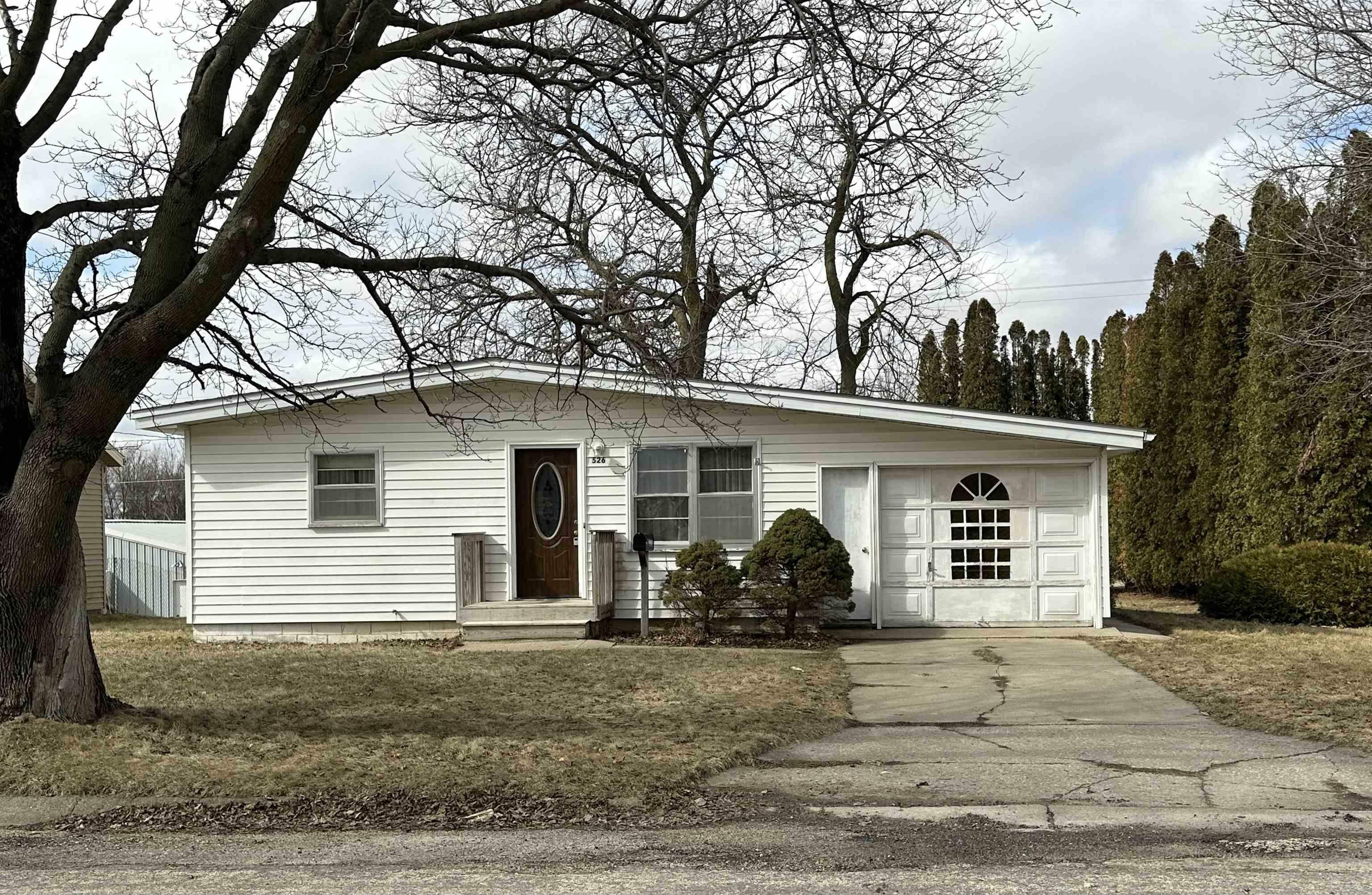 Property Photo:  526 3rd Ave NW  IA 50662 