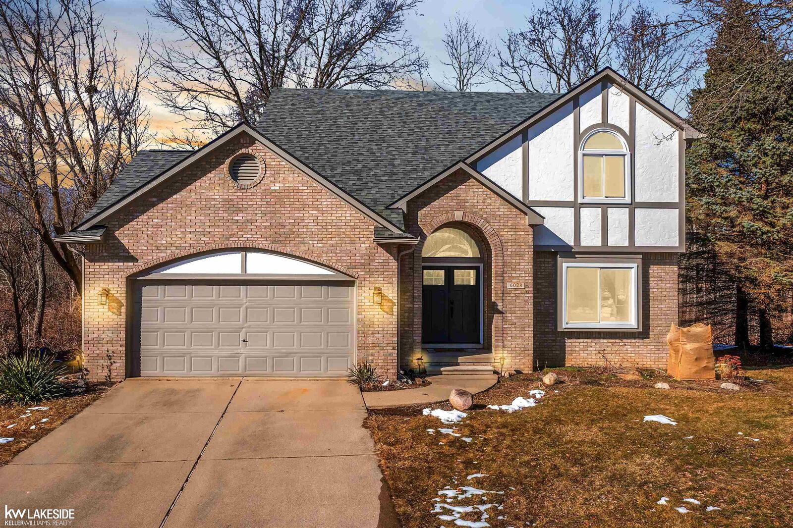 Property Photo:  6028 Jennifer Crescent  MI 48324 