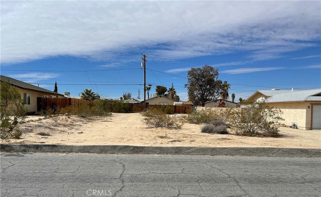 Property Photo:  11 Morongo Rd  CA 92277 