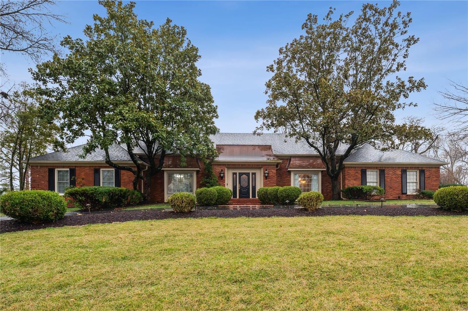 Property Photo: 448 Tregaron Place MO 63131