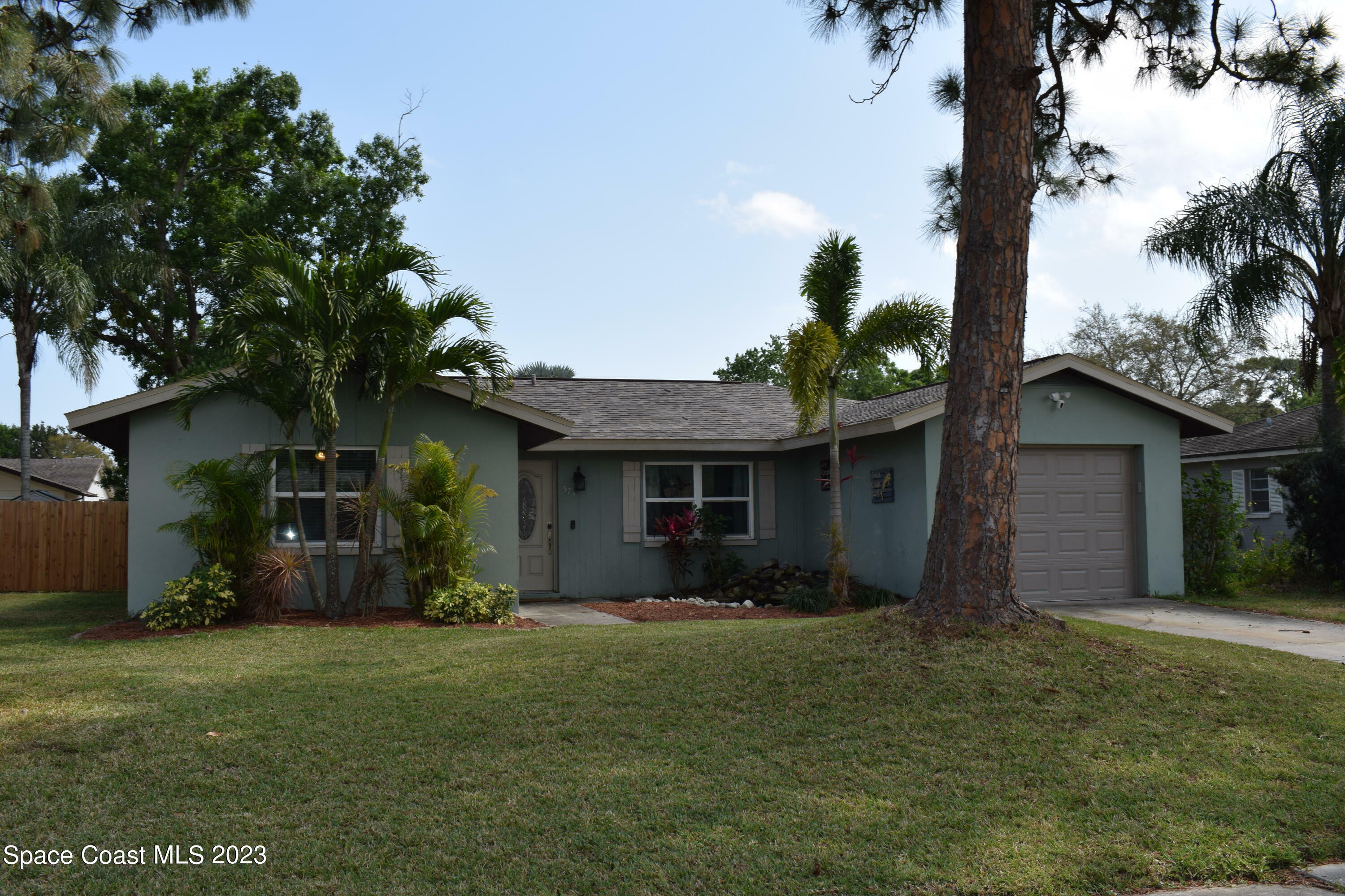Property Photo: 574 Parker Road FL 32904