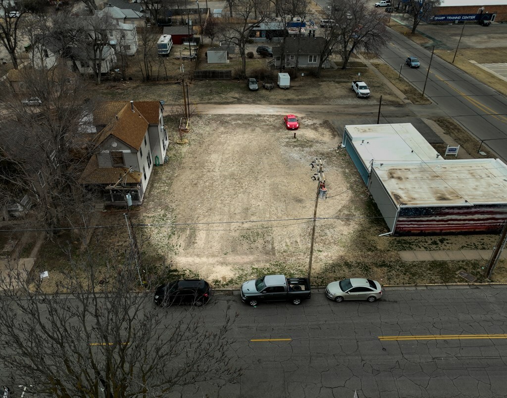Property Photo: 408 W Elm St. KS 67401