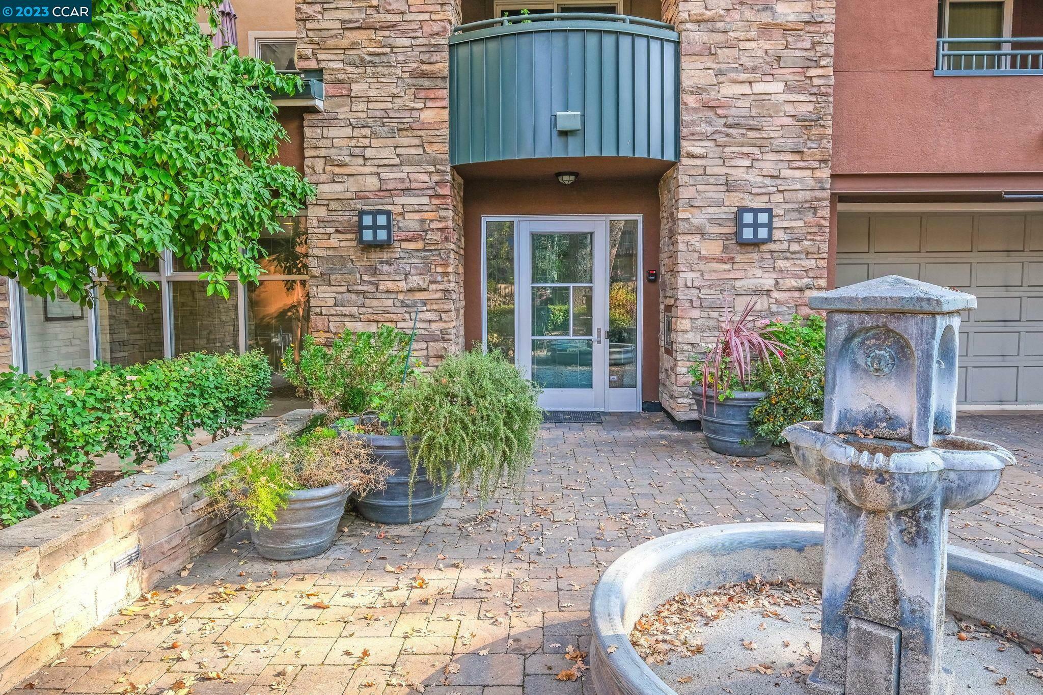 Property Photo: 1310 Creekside Dr 303 CA 94596