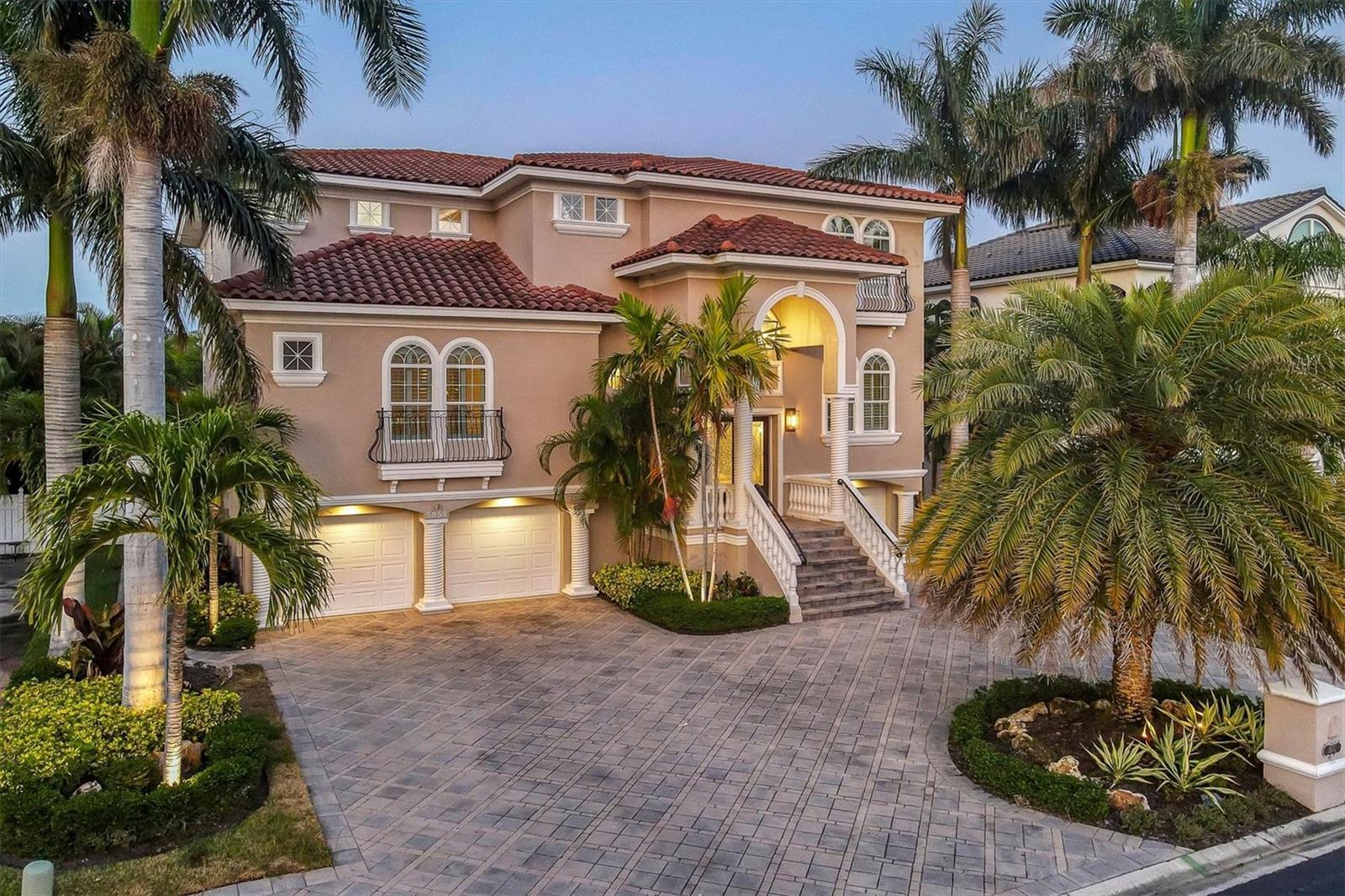 Property Photo: 5951 Bayview Circle S FL 33707
