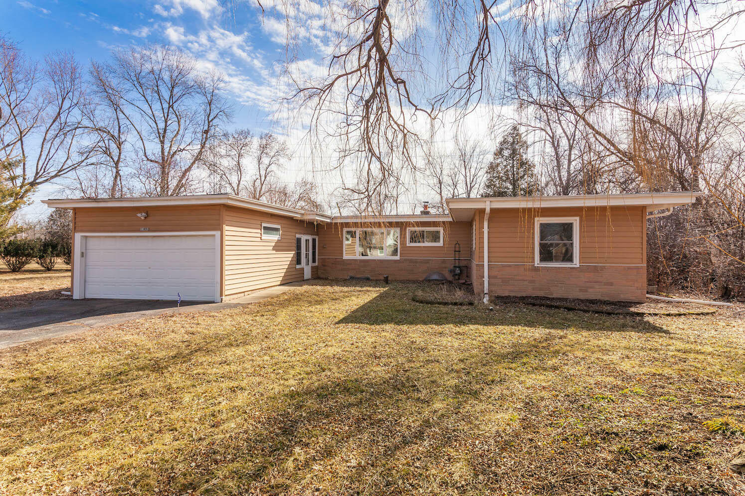 Property Photo:  13821 W Forest Dr  WI 53151 