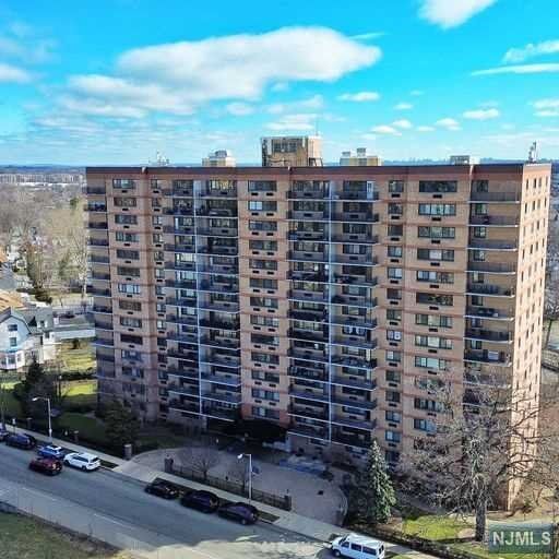 Property Photo: 60 Parkway Dr East 15F NJ 07017