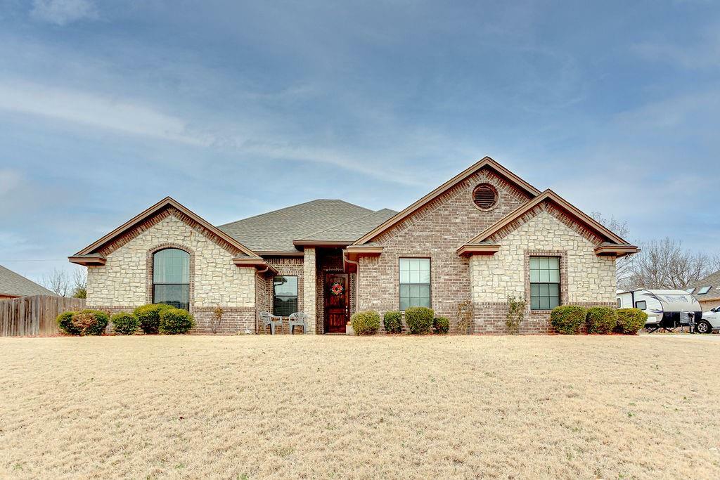 Property Photo:  8917 Ravenswood Road  TX 76049 