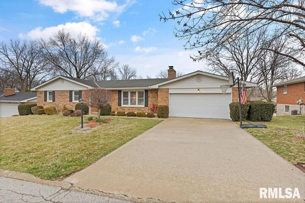 Property Photo:  2823 Woodside Drive  IL 62301 