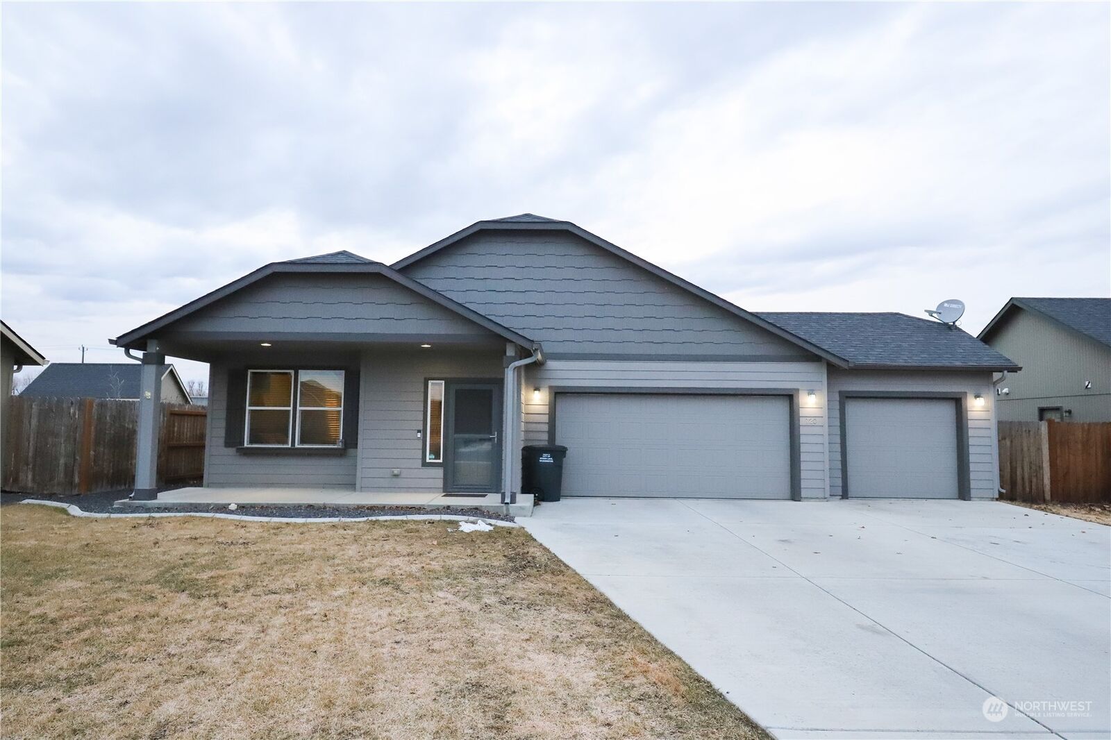 Property Photo:  720 S Lakeland Drive  WA 98837 