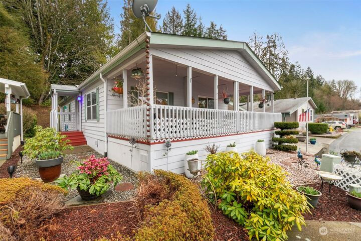 Property Photo:  923 NE Saturn Lane  WA 98311 