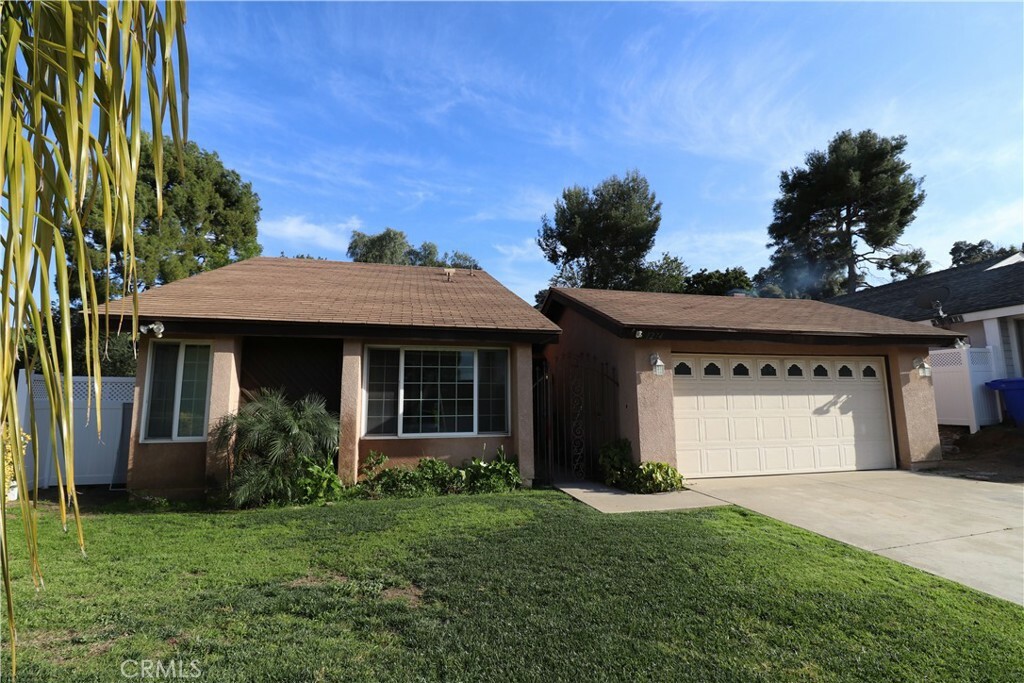 Property Photo:  1274 Redwood View Drive  CA 91766 