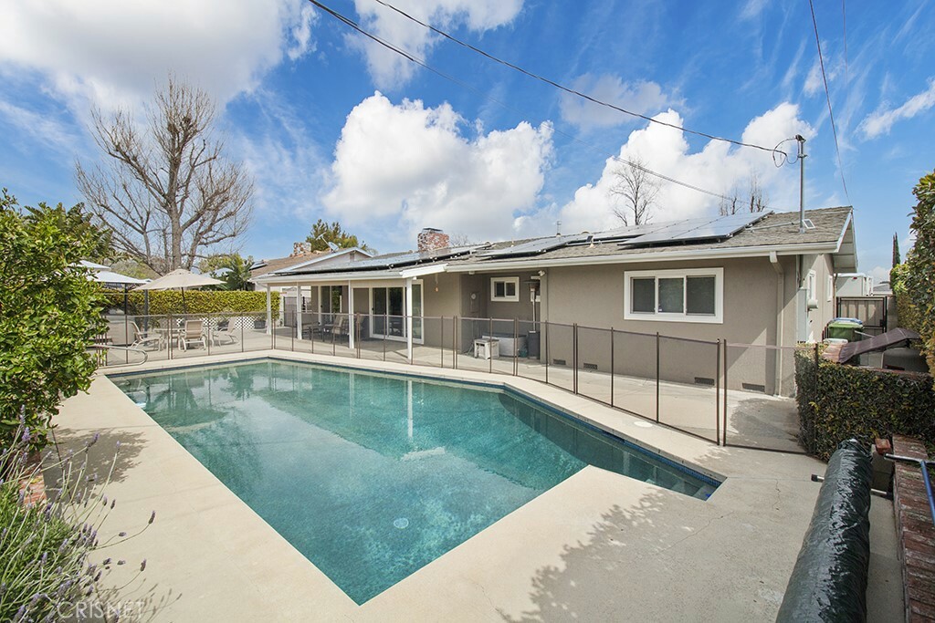 Property Photo:  9415 Ruffner Avenue  CA 91343 