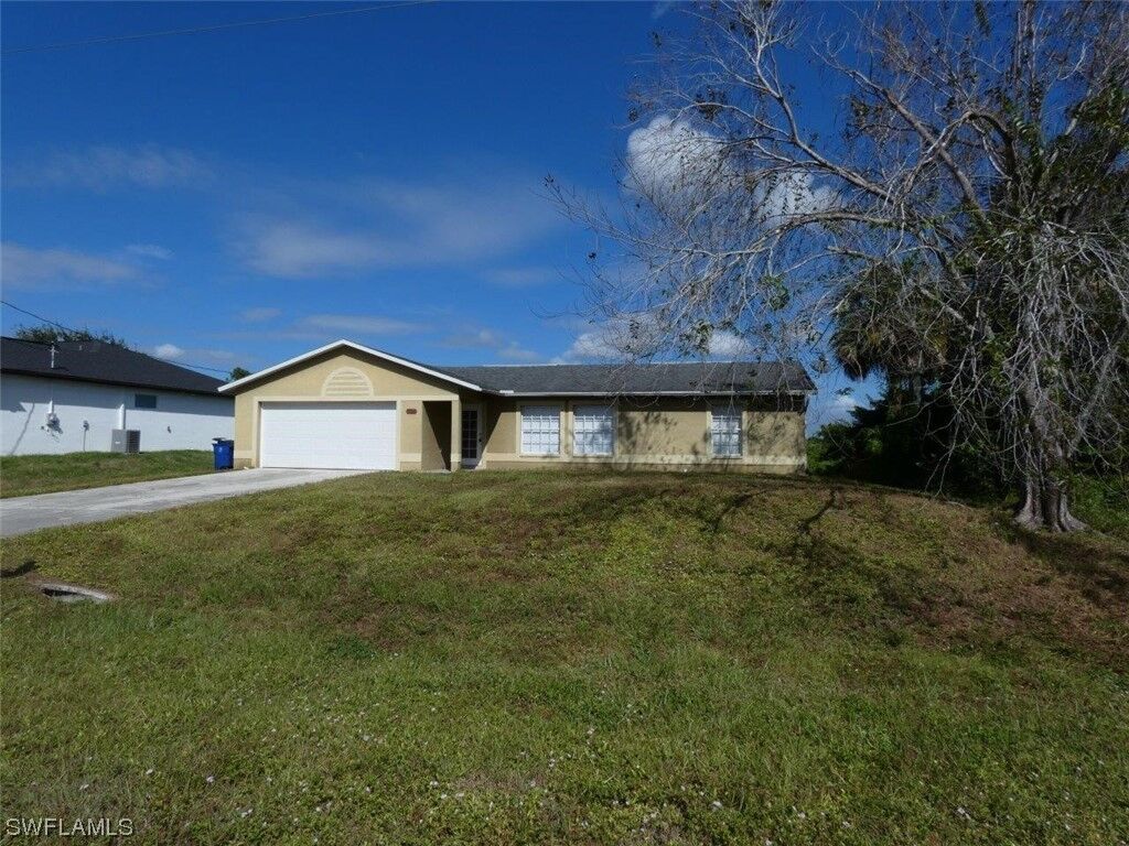 Property Photo: 3712 Kilarney Street FL 33905
