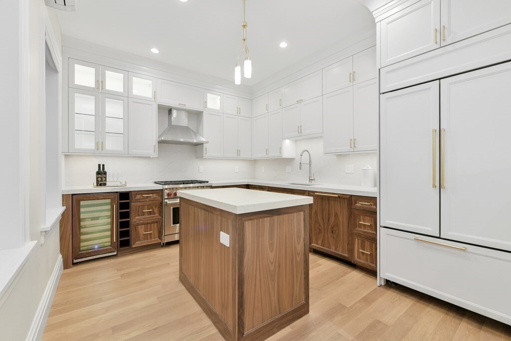 Property Photo: 25 Temple Street 1 MA 02114