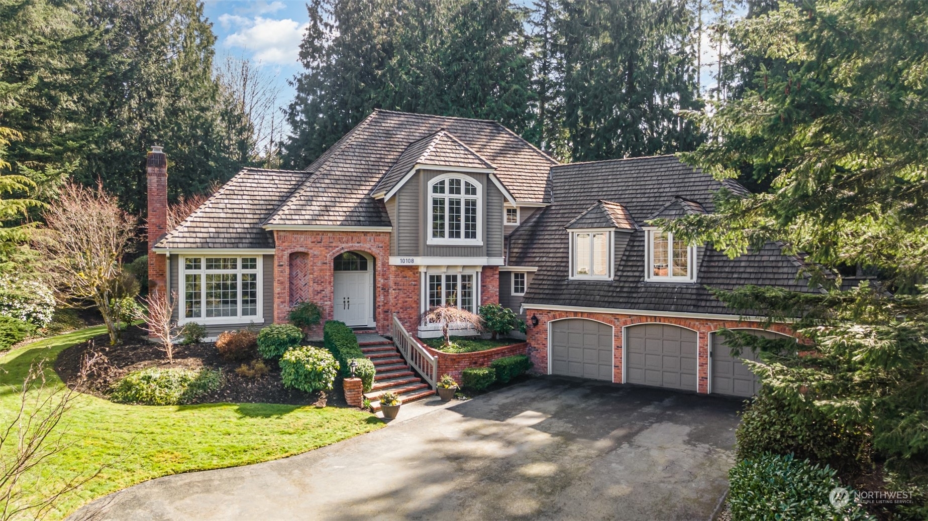 Property Photo: 10108 218th Court NE WA 98053