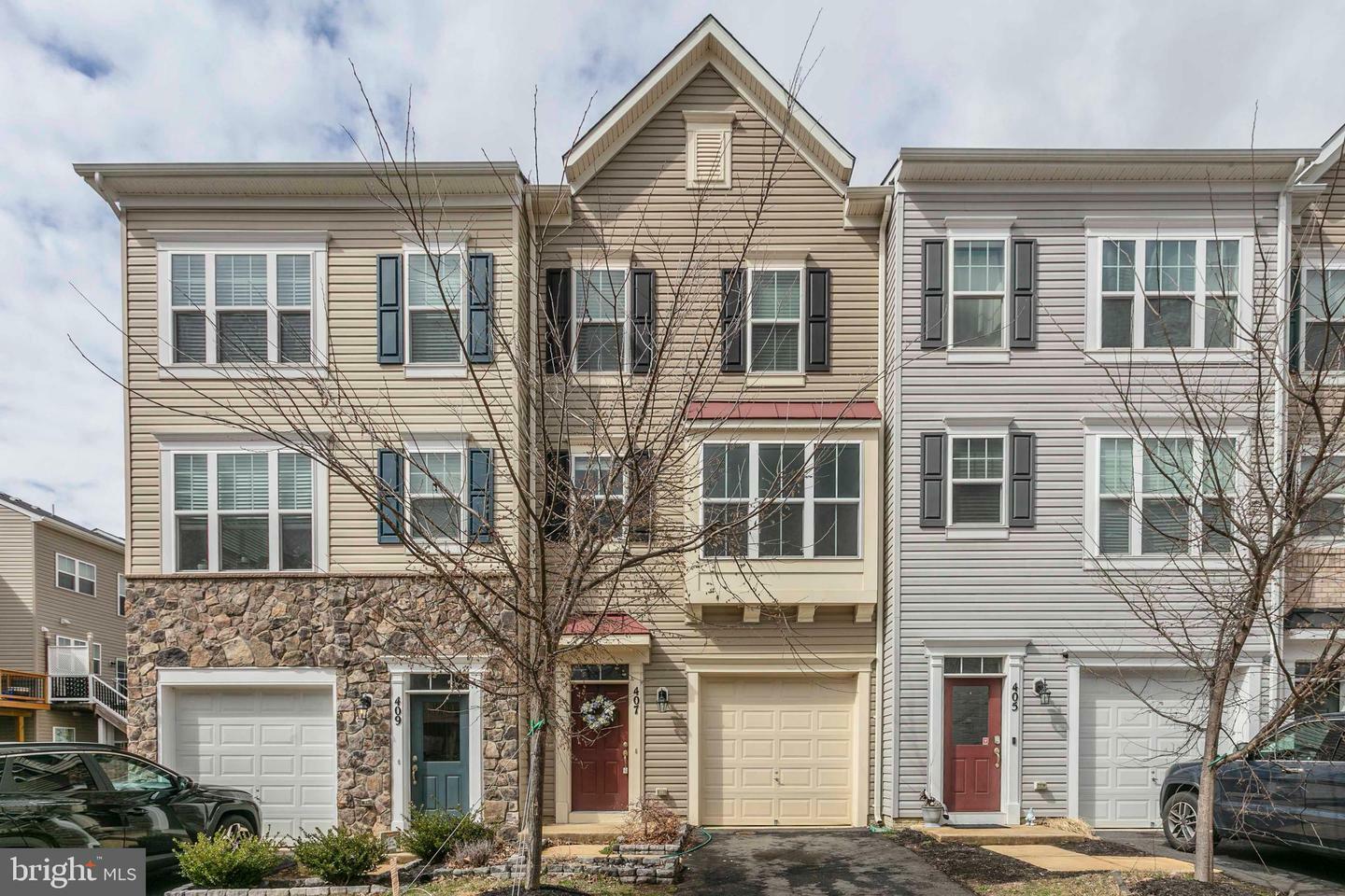 Property Photo:  407 Miles Hawk Terrace  VA 20132 
