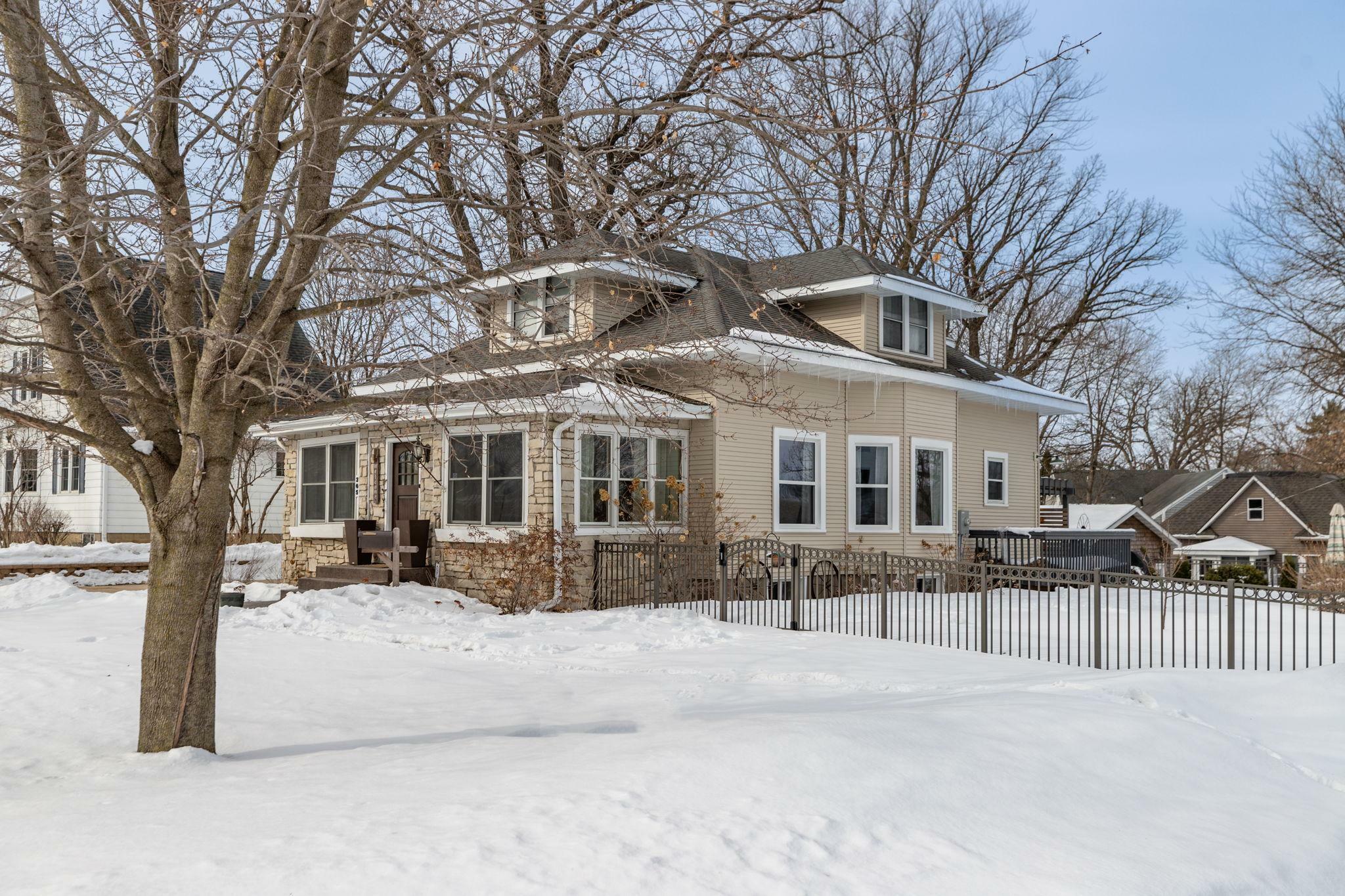 Property Photo: 305 3rd Avenue NW MN 55976