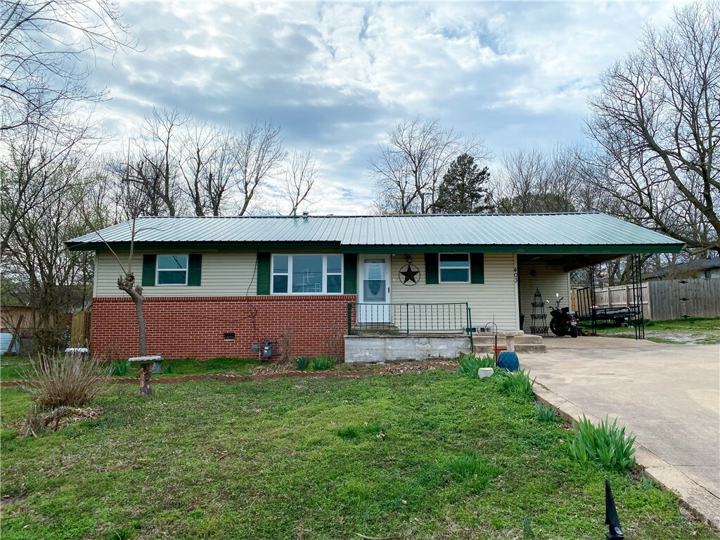 Property Photo:  403 County Avenue  AR 72744 