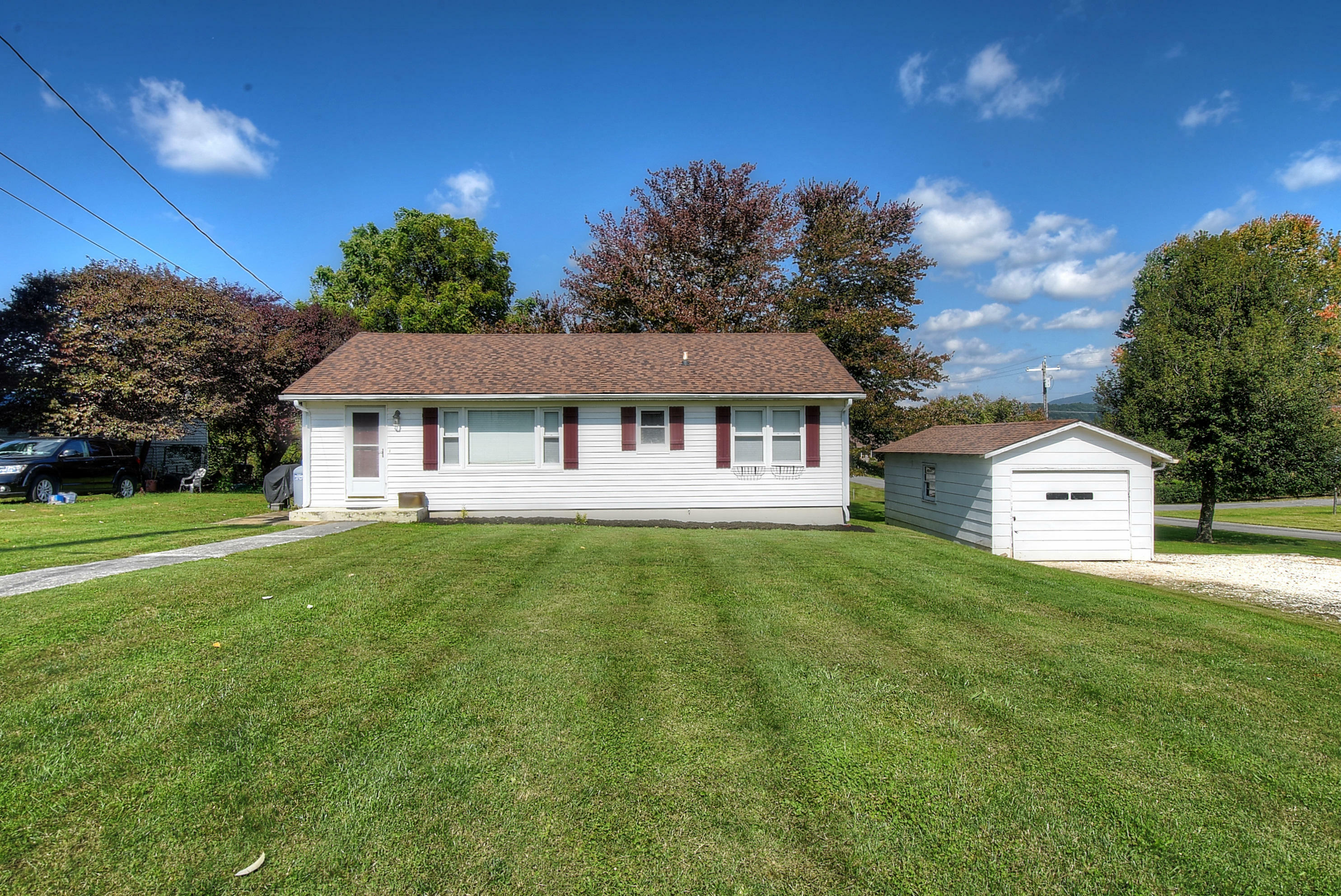 Property Photo:  126 Lynnwood Avenue  TN 37643 