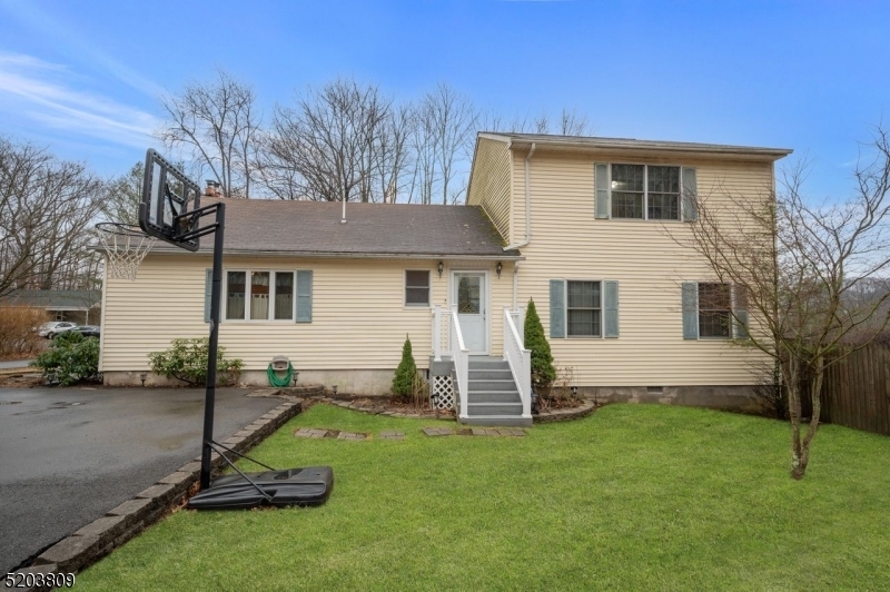 Property Photo:  15 Saint Pauls Rd  NJ 07828 