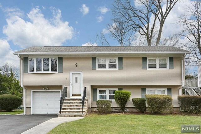 Property Photo:  33 Cole Court  NJ 07628 