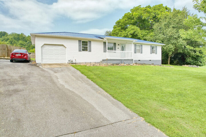 104 Meadowstone Drive  Unicoi TN 37692 photo