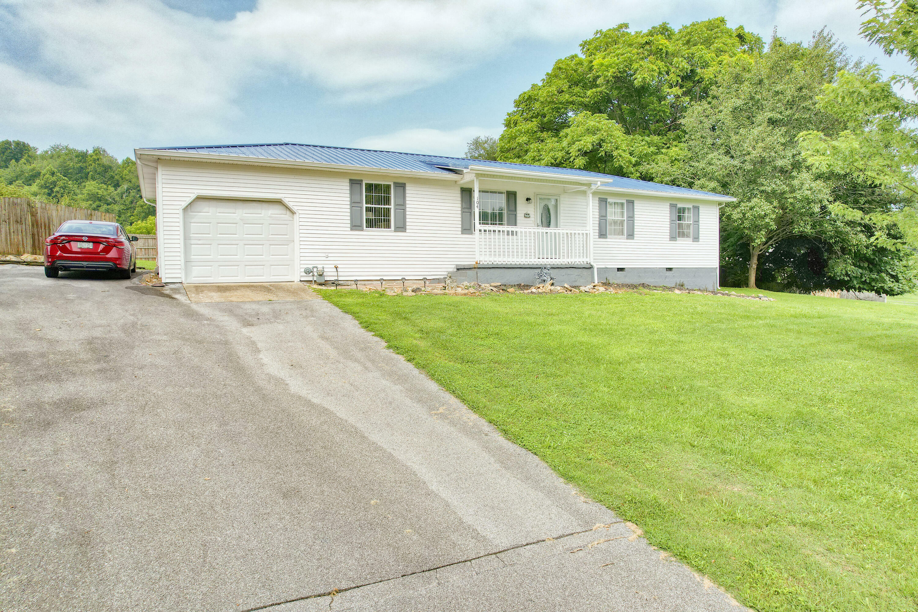 Property Photo:  104 Meadowstone Drive  TN 37692 