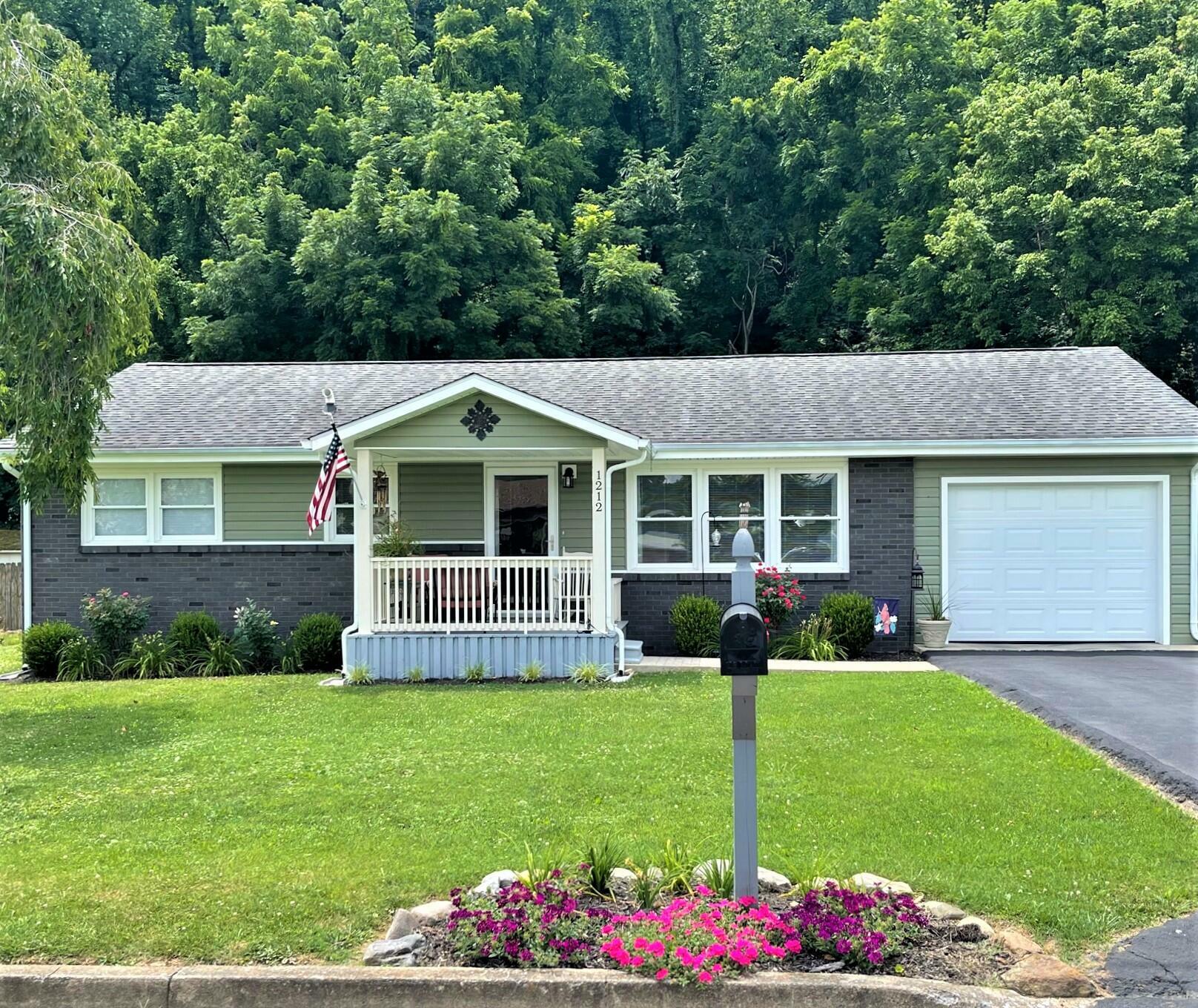 Property Photo:  1212 Thomas Boulevard  TN 37643 