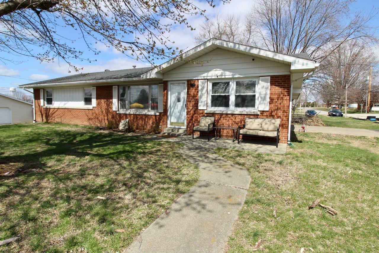 Property Photo: 606 E Ulen Street IN 47648