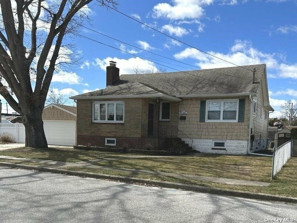 587 S 8th Street  Lindenhurst NY 11757 photo