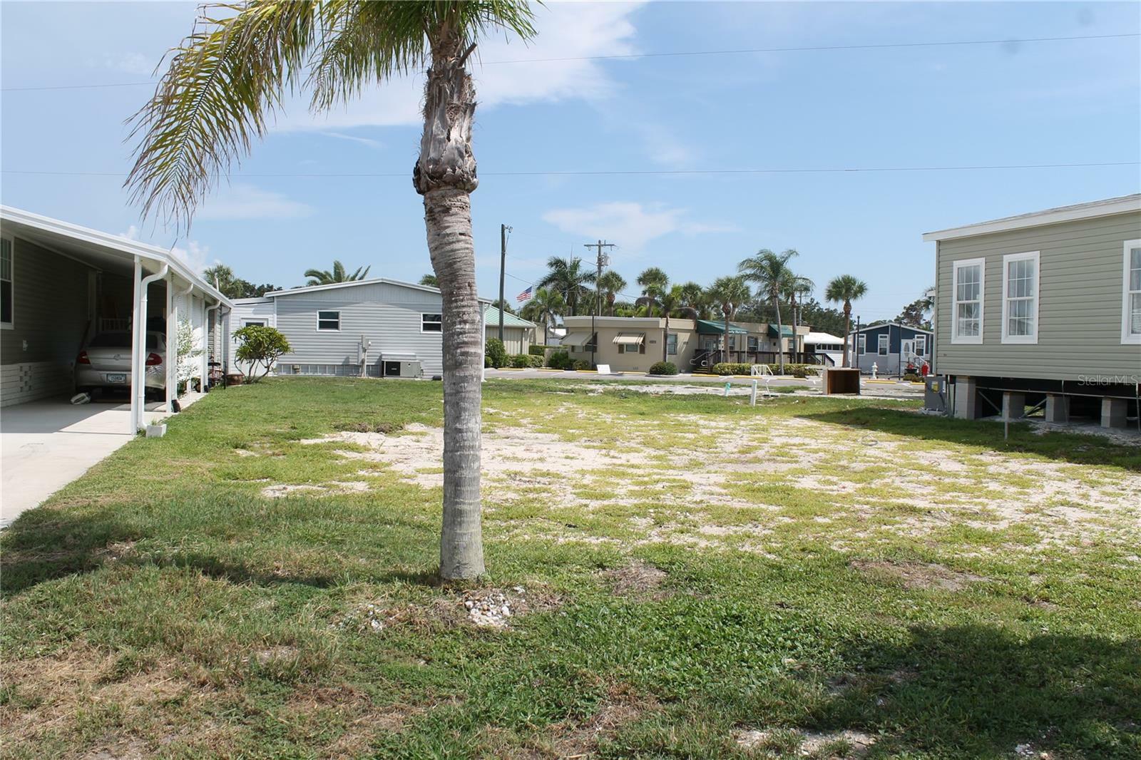Property Photo: 621 Leisure FL 34285