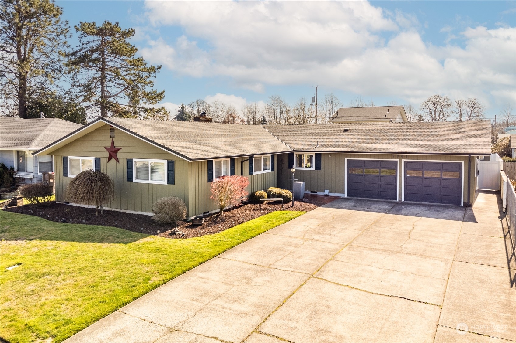 2903 Maple Street  Longview WA 98632 photo