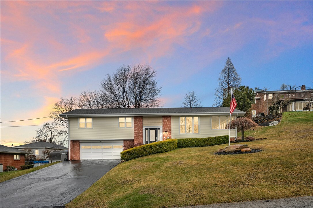 Property Photo:  812 Skyline Dr.  PA 16117 
