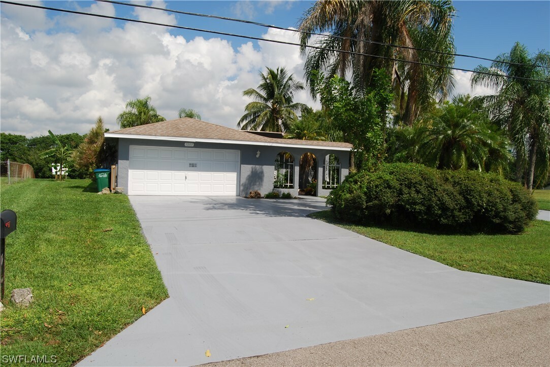 Property Photo: 1207 Everest Parkway FL 33904