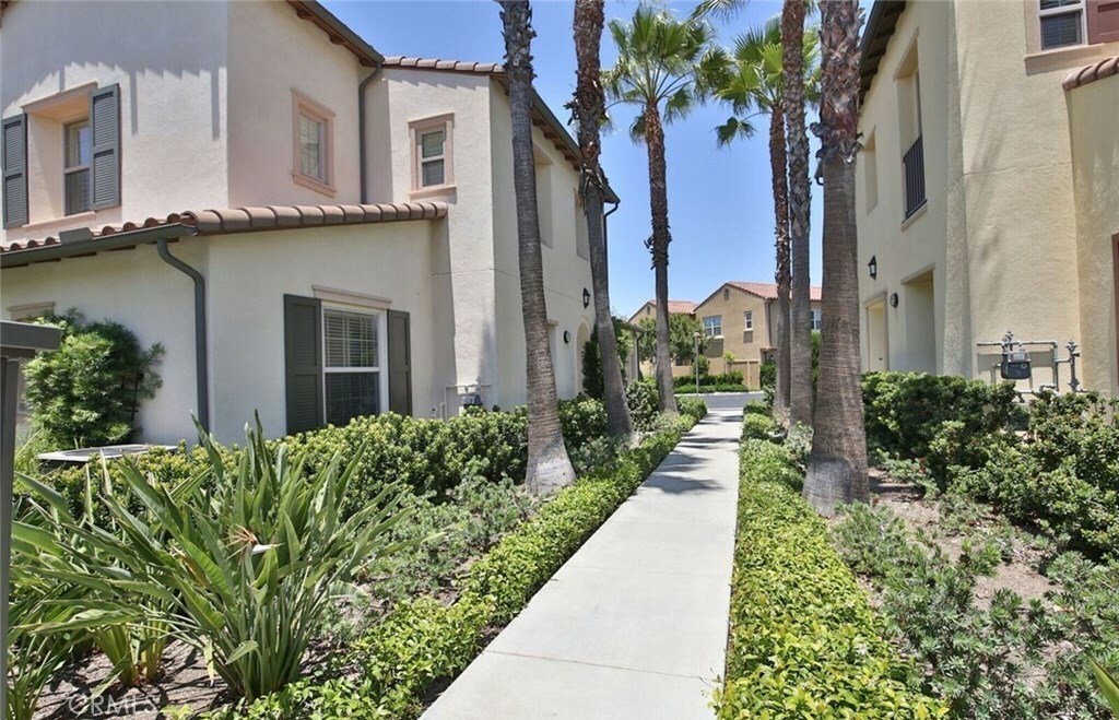 Property Photo: 67 Nature CA 92620