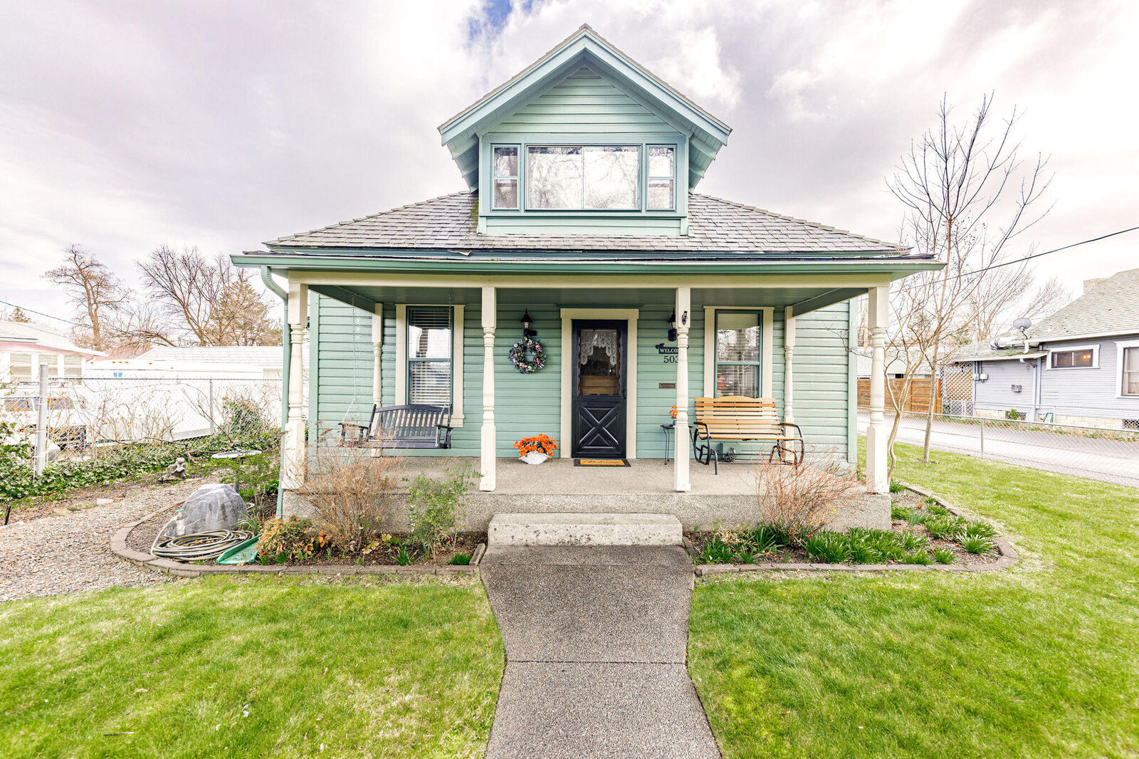 Property Photo: 503 King Street OR 97501
