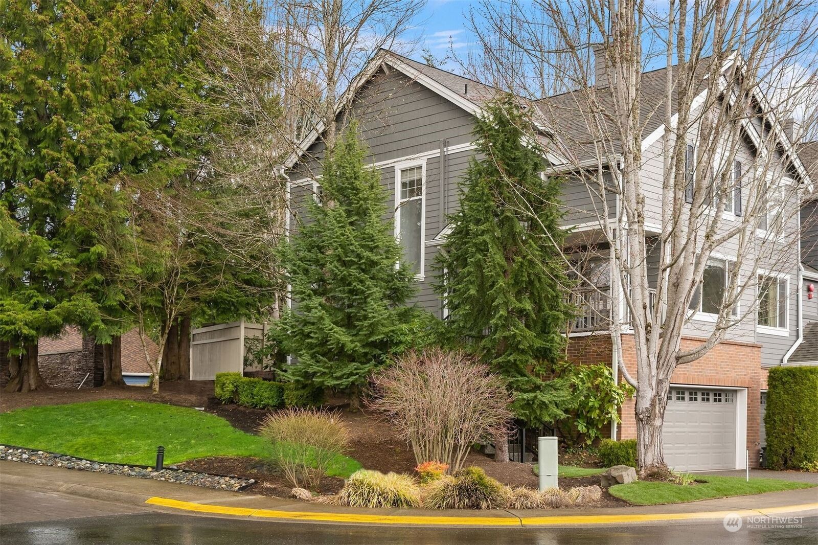 Property Photo: 4199 248th Court SE WA 98029