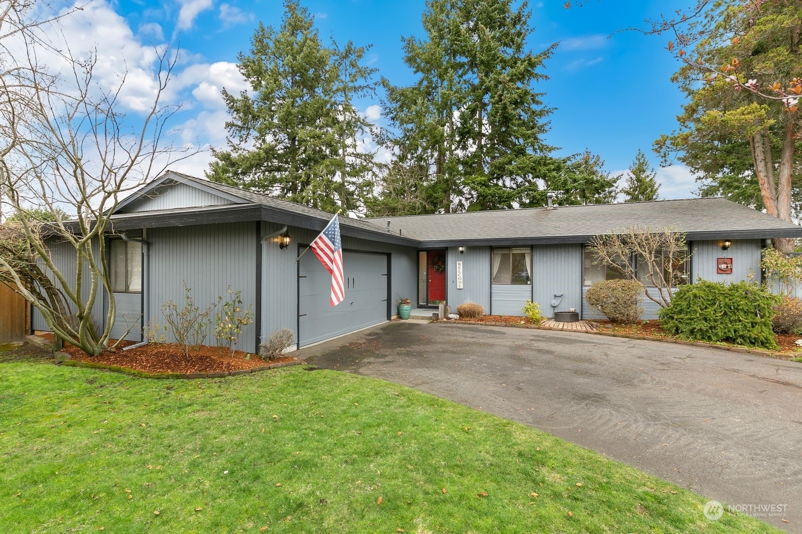 Property Photo:  2110 SE 21st Court  WA 98055 