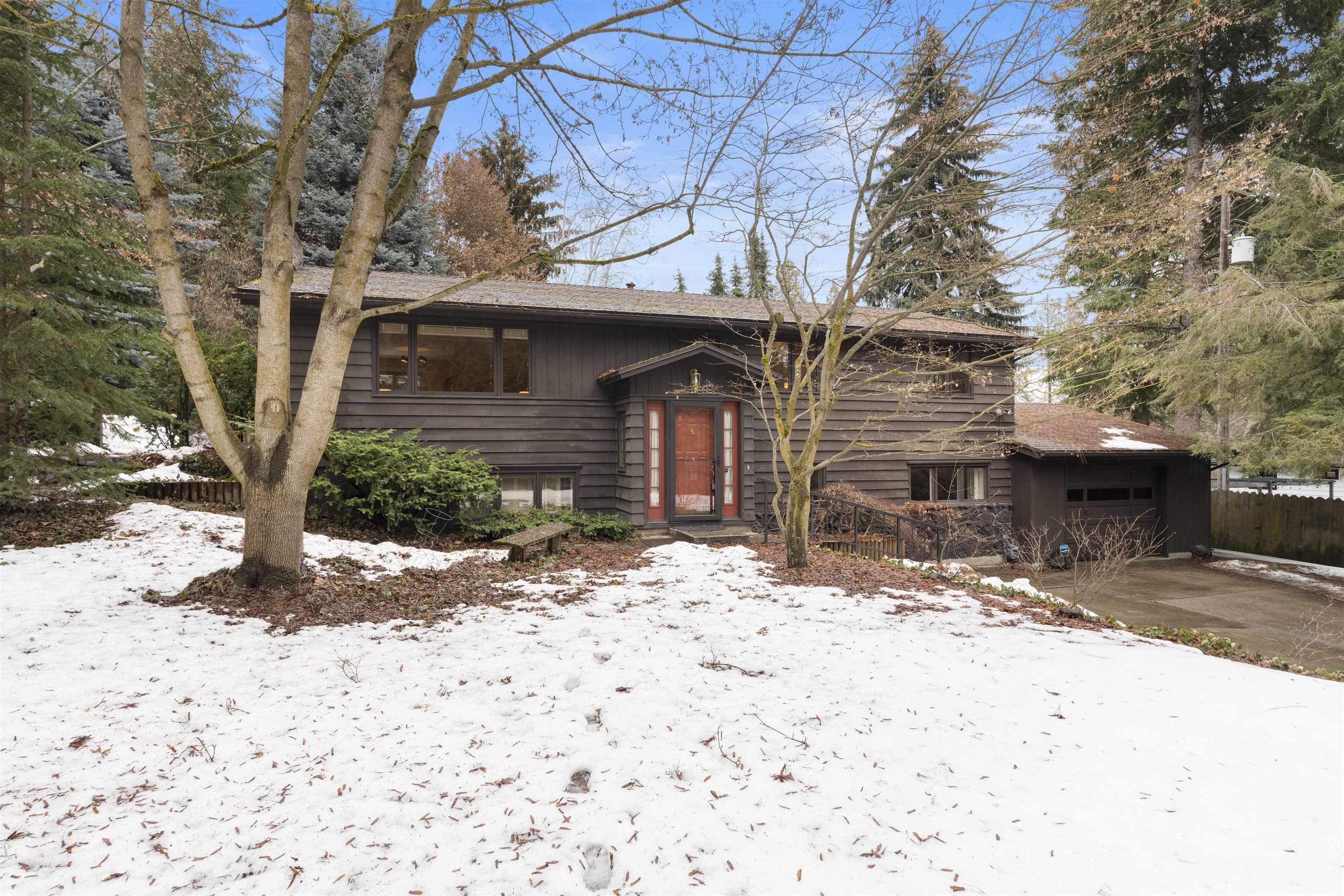Property Photo: 1318 W Sylvian Ct WA 99208