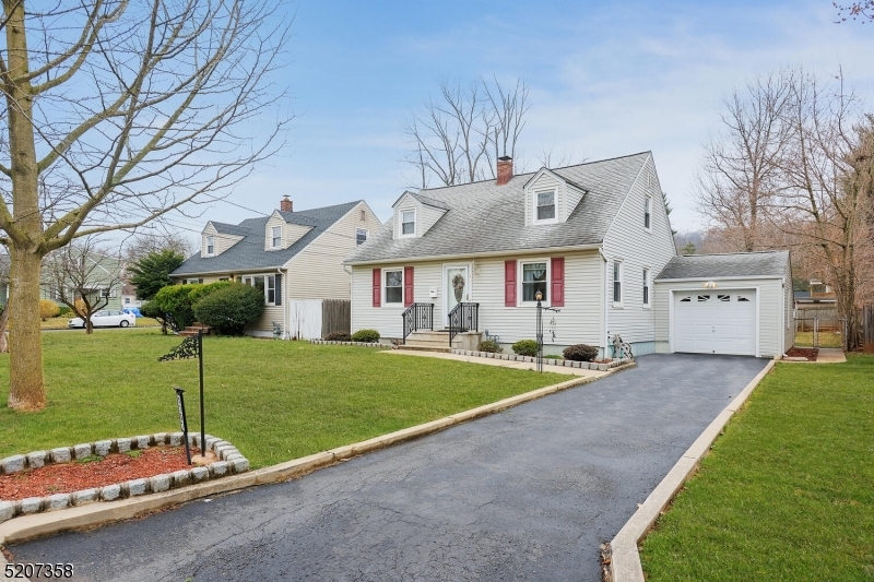 Property Photo:  1751 Mountain Ave  NJ 07076 