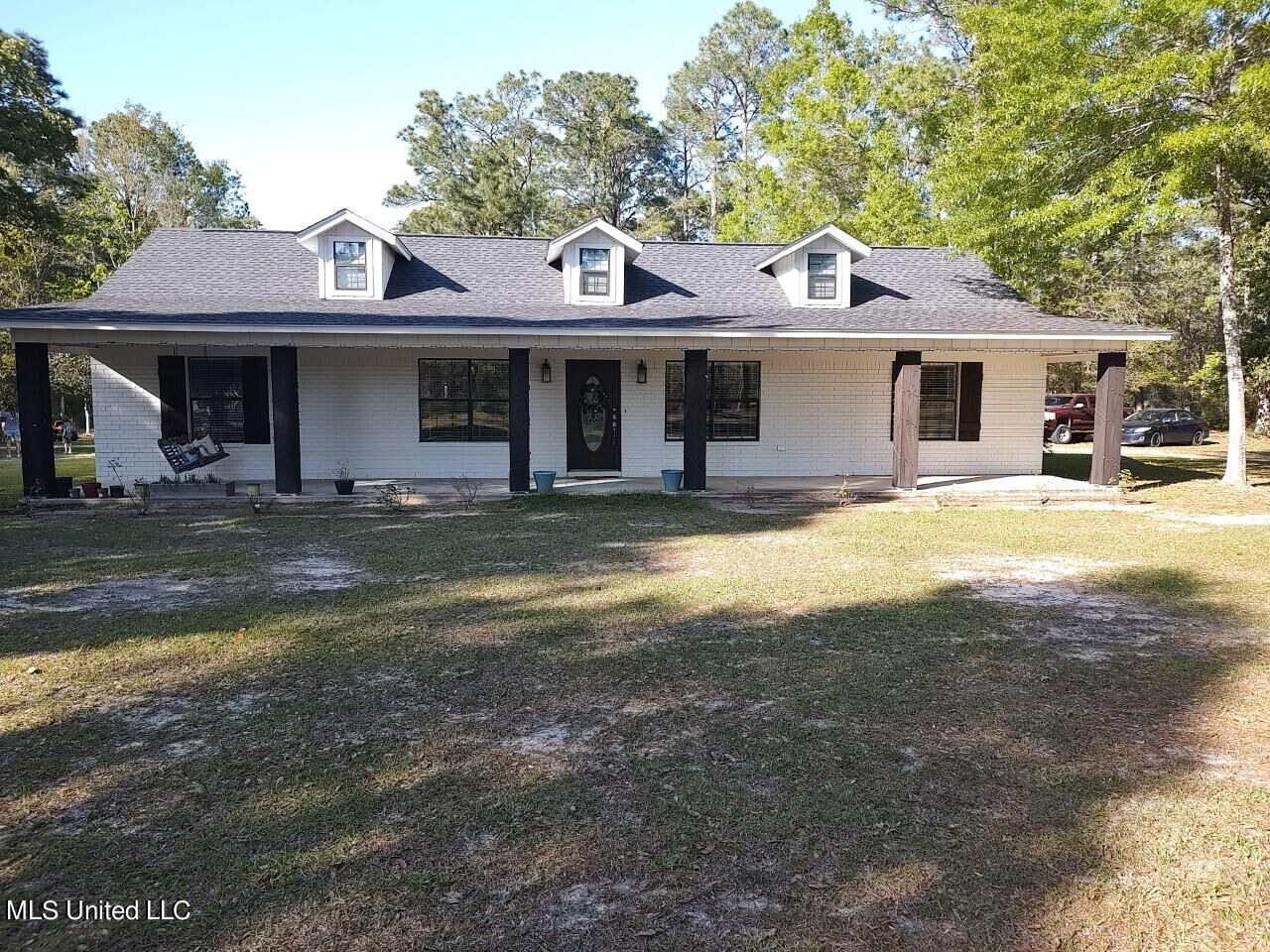 Property Photo: 1322 Homestead Boulevard MS 39553