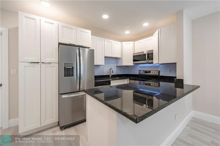 628 NE 8th Ave #3  Fort Lauderdale FL 33304 photo