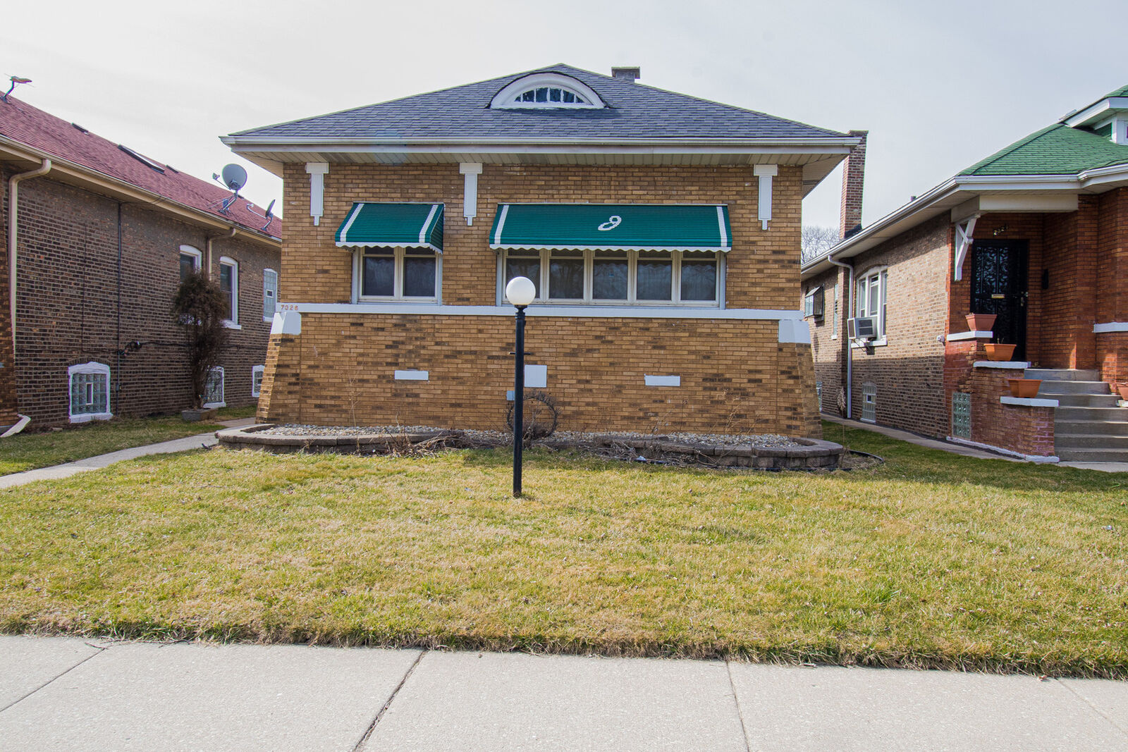 Property Photo:  7326 S Prairie Avenue  IL 60619 