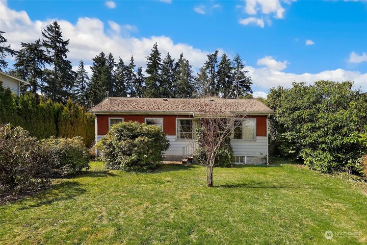 Property Photo: 17825 Wallingford Avenue N WA 98133
