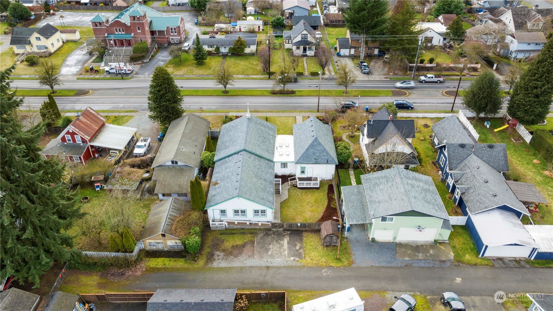 Property Photo:  331 S Lewis Street  WA 98272 