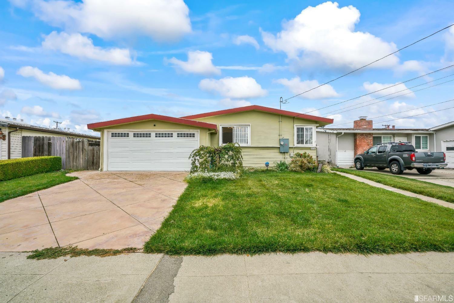 Property Photo:  5170 Elmwood Avenue  CA 94560 